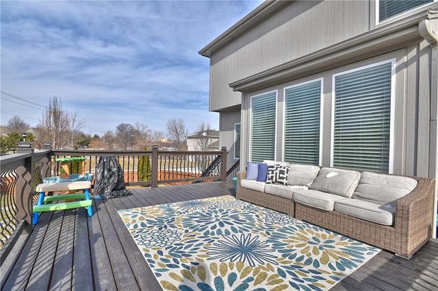 5200 Meadowsweet Lane, Shawnee, KS 66226