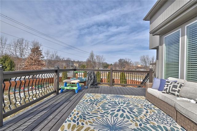 5200 Meadowsweet Lane, Shawnee, KS 66226