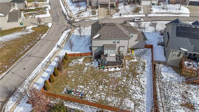 5200 Meadowsweet Lane, Shawnee, KS 66226