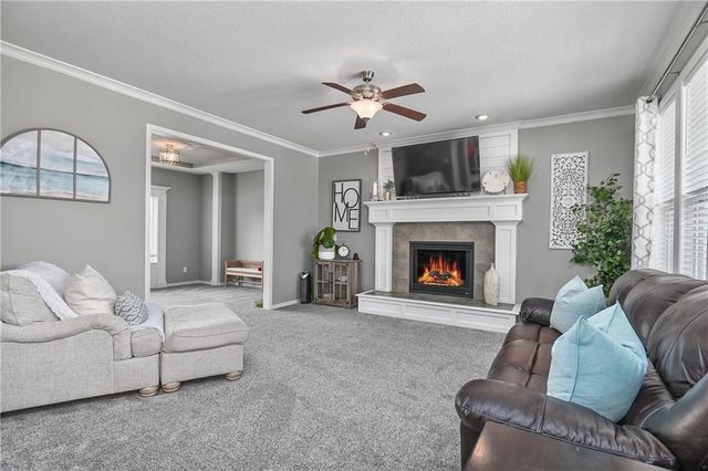 5200 Meadowsweet Lane, Shawnee, KS 66226