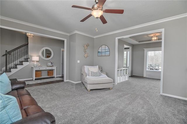 5200 Meadowsweet Lane, Shawnee, KS 66226