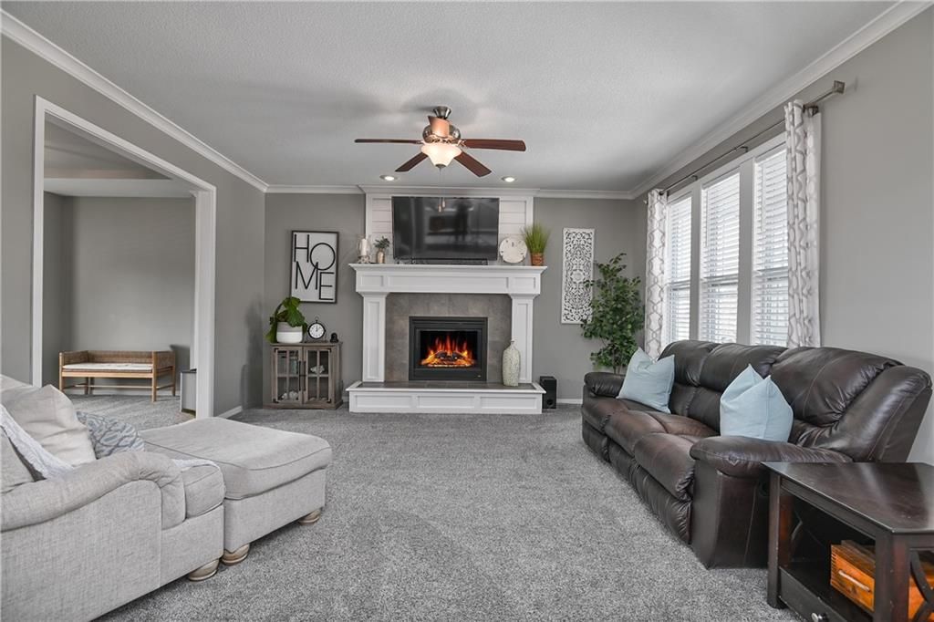 5200 Meadowsweet Lane, Shawnee, KS 66226