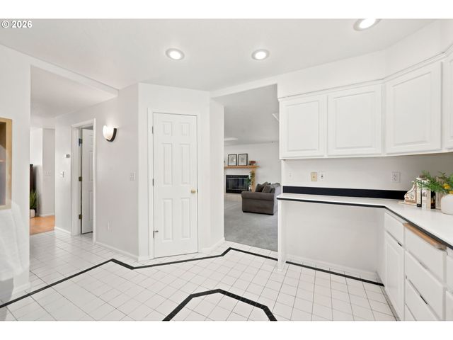 1512 T St, Springfield, OR 97477