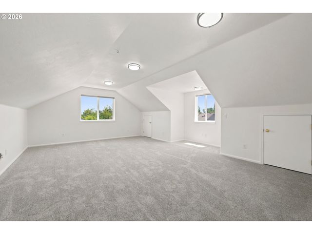 1512 T St, Springfield, OR 97477