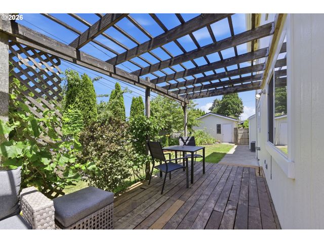 1512 T St, Springfield, OR 97477