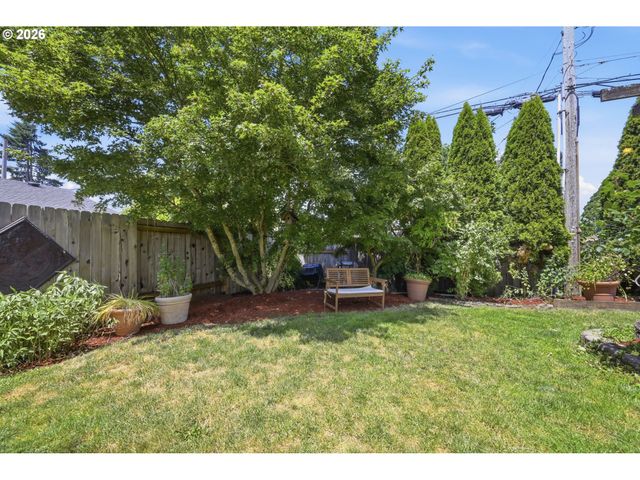 1512 T St, Springfield, OR 97477