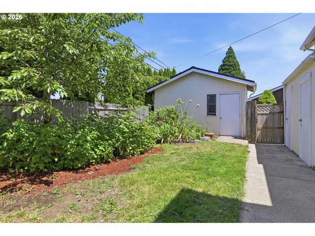 1512 T St, Springfield, OR 97477