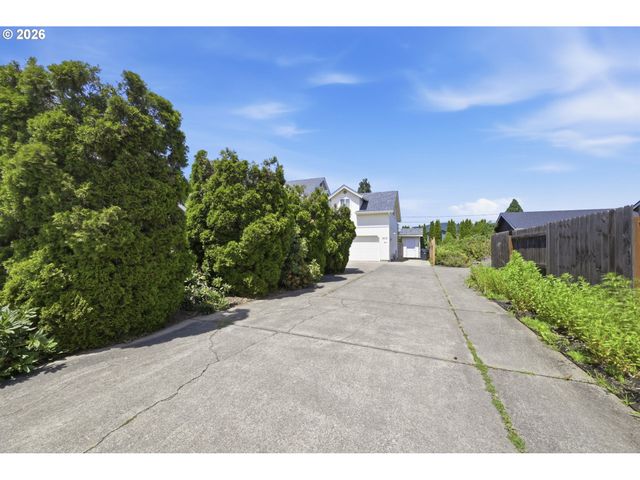 1512 T St, Springfield, OR 97477