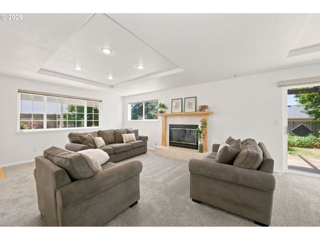1512 T St, Springfield, OR 97477