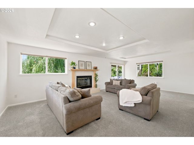 1512 T St, Springfield, OR 97477