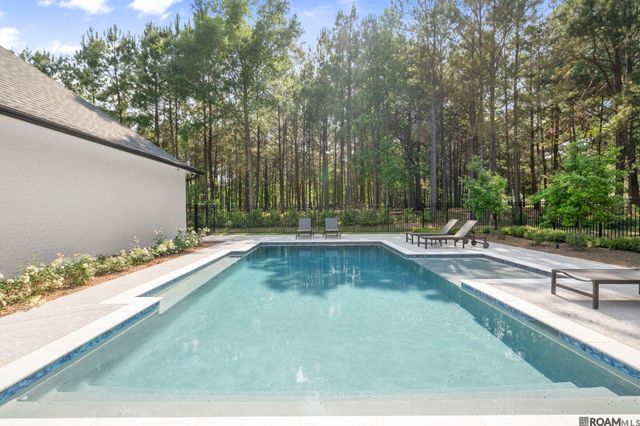 10108 Longleaf Ln, St Francisville, LA 70775