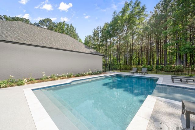 10108 Longleaf Ln, St Francisville, LA 70775