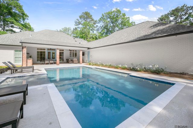 10108 Longleaf Ln, St Francisville, LA 70775