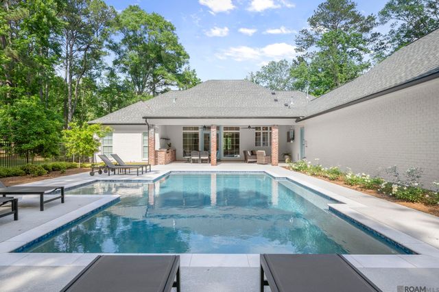 10108 Longleaf Ln, St Francisville, LA 70775