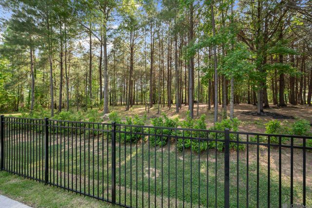 10108 Longleaf Ln, St Francisville, LA 70775