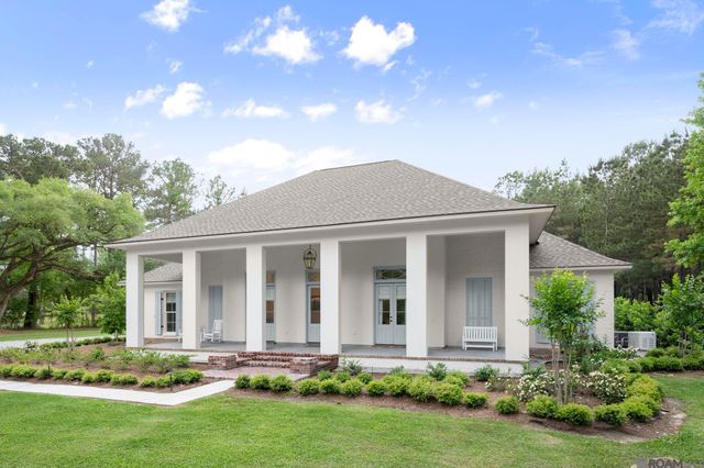 10108 Longleaf Ln, St Francisville, LA 70775