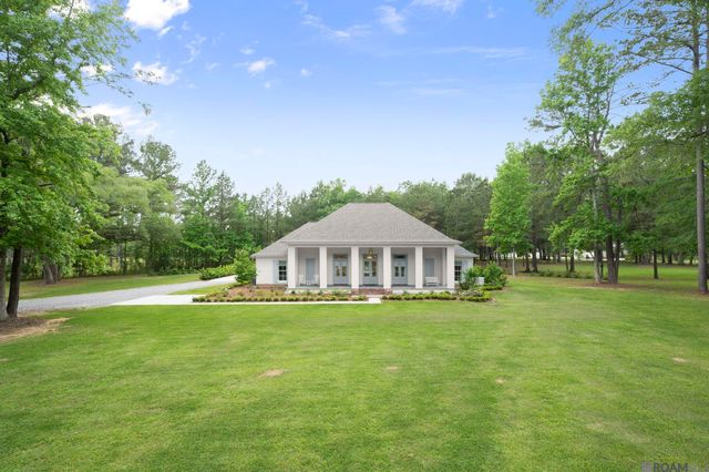 10108 Longleaf Ln, St Francisville, LA 70775