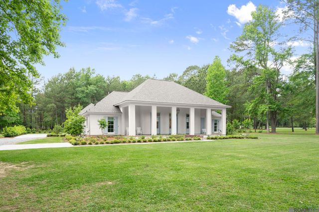 10108 Longleaf Ln, St Francisville, LA 70775