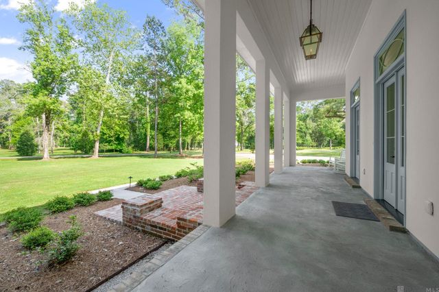 10108 Longleaf Ln, St Francisville, LA 70775
