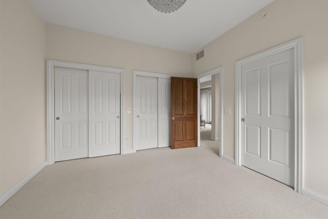 5745 Newbank Circle, 202, Dublin, OH 43017