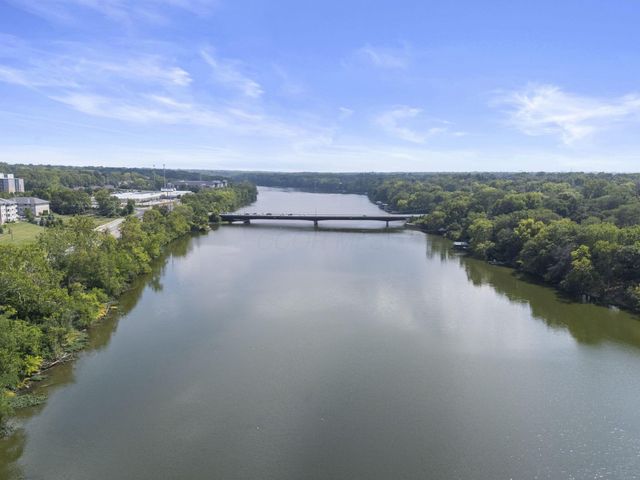 5745 Newbank Circle, 202, Dublin, OH 43017