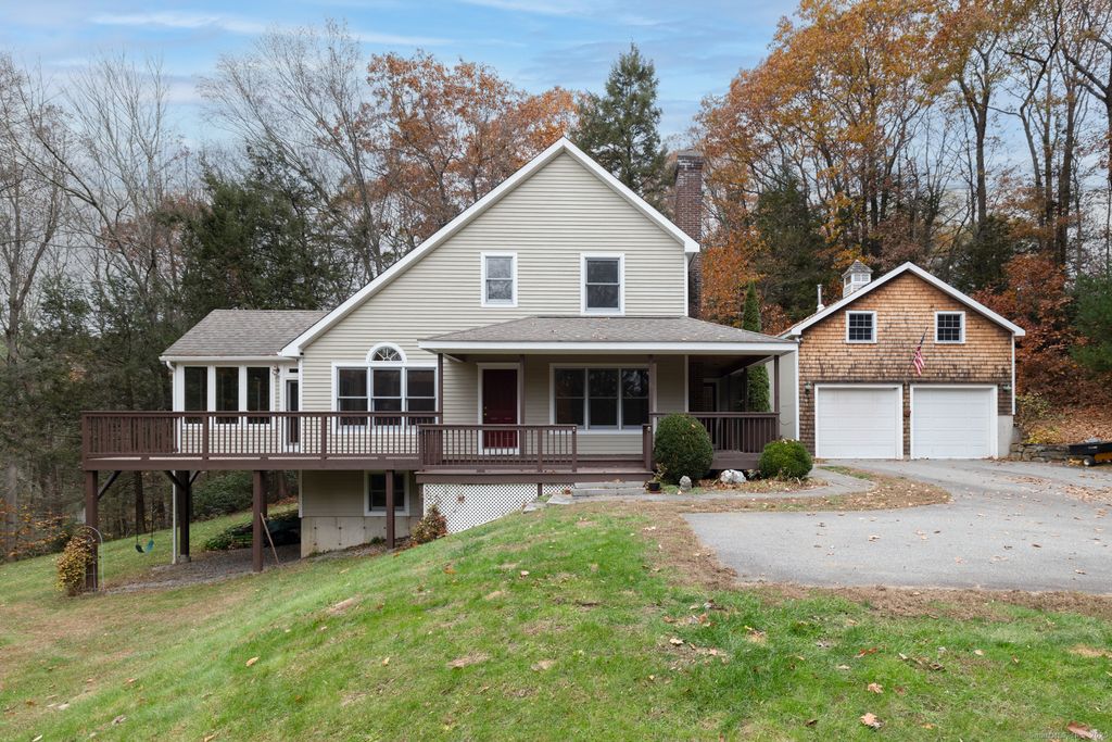 16 Sabolcik Road, New Hartford, CT 06057