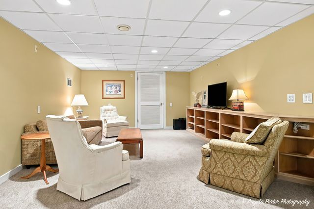 1110 Lake Shore Drive N, Barrington, IL 60010