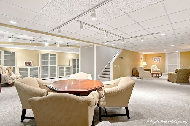 1110 Lake Shore Drive N, Barrington, IL 60010