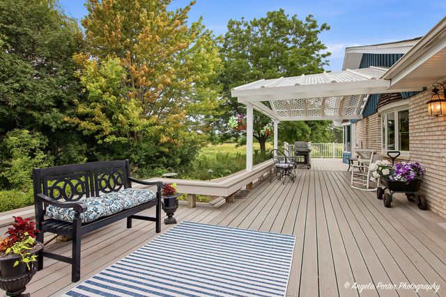 1110 Lake Shore Drive N, Barrington, IL 60010