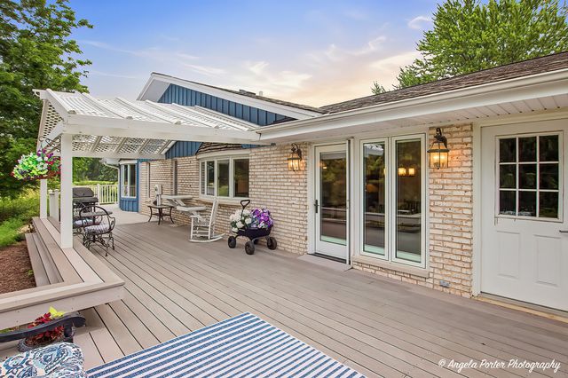 1110 Lake Shore Drive N, Barrington, IL 60010