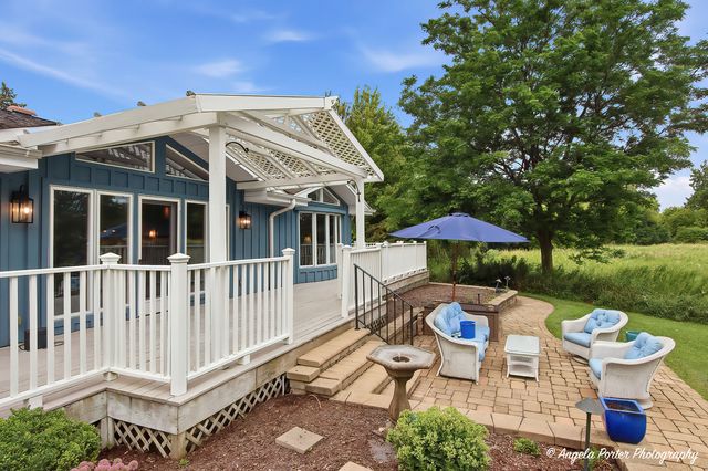 1110 Lake Shore Drive N, Barrington, IL 60010