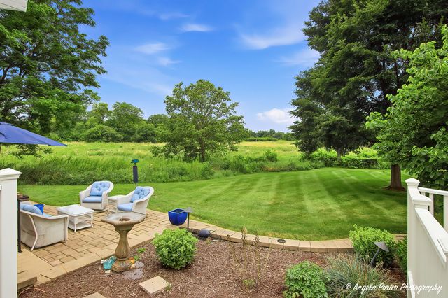 1110 Lake Shore Drive N, Barrington, IL 60010