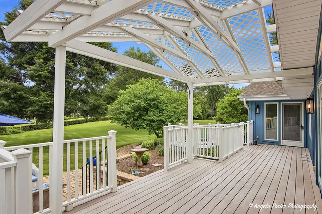 1110 Lake Shore Drive N, Barrington, IL 60010