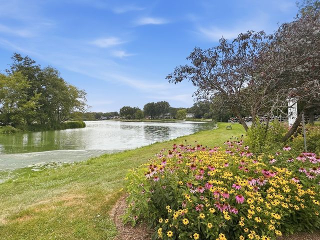 1110 Lake Shore Drive N, Barrington, IL 60010
