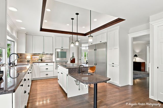 1110 Lake Shore Drive N, Barrington, IL 60010