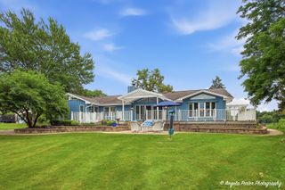 1110 Lake Shore Drive N, Barrington, IL 60010