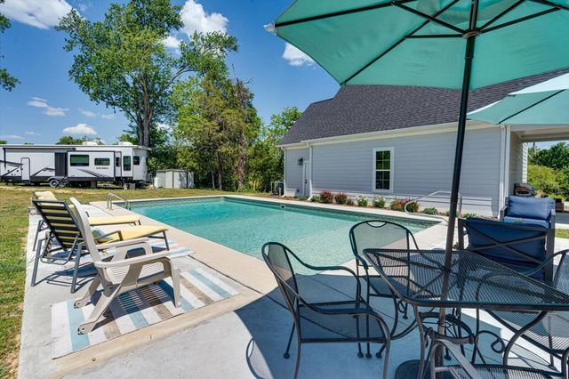 200 Waters Drive, Ringgold, GA 30736