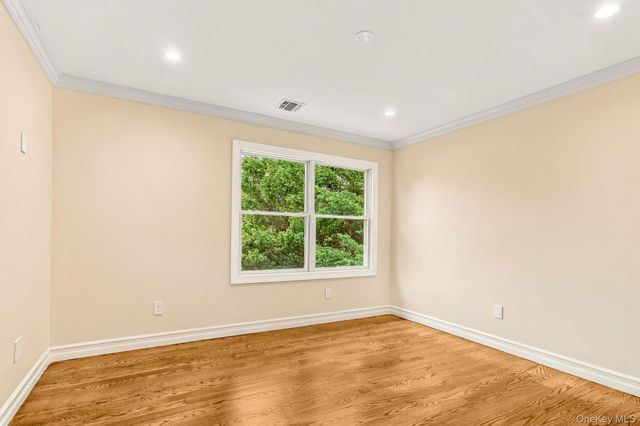 4 Corin Court, Syosset, NY 11791