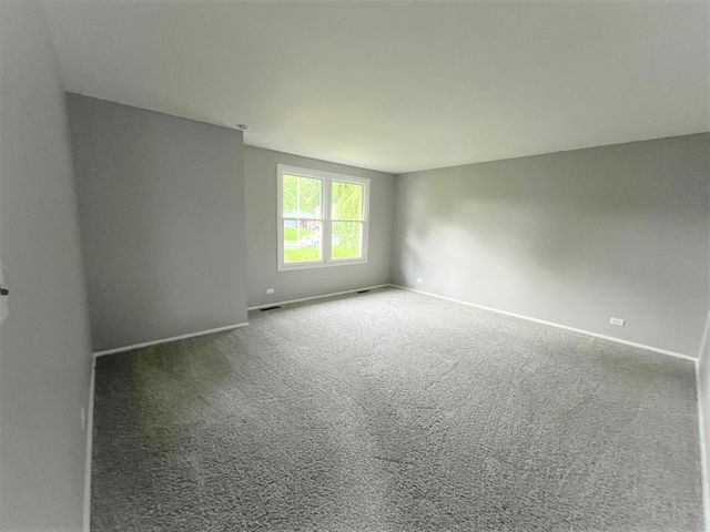 552 Cochise Place, Carol Stream, IL 60188