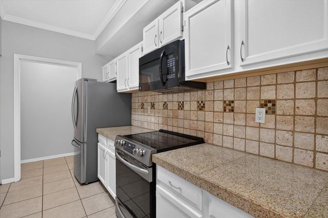 5608 PINNACLE HEIGHTS CIRCLE 305, Tampa, FL 33624
