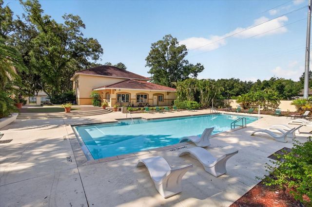 5608 PINNACLE HEIGHTS CIRCLE 305, Tampa, FL 33624