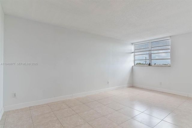 8895 Fontainebleau Blvd 407, Miami, FL 33172