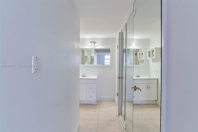 8895 Fontainebleau Blvd 407, Miami, FL 33172