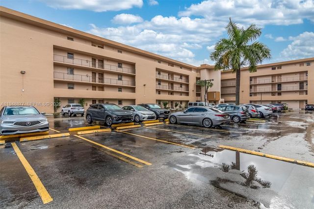 8895 Fontainebleau Blvd 407, Miami, FL 33172