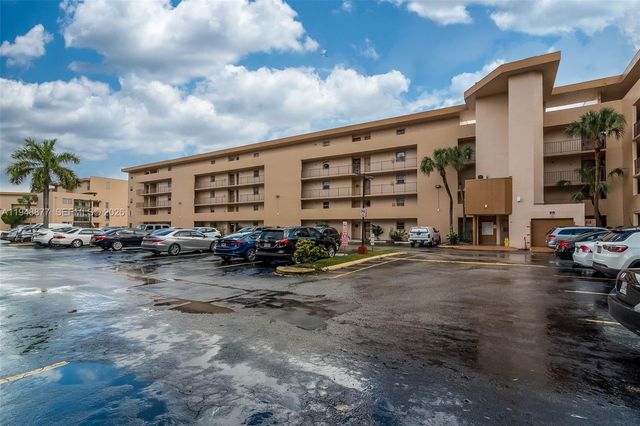 8895 Fontainebleau Blvd 407, Miami, FL 33172