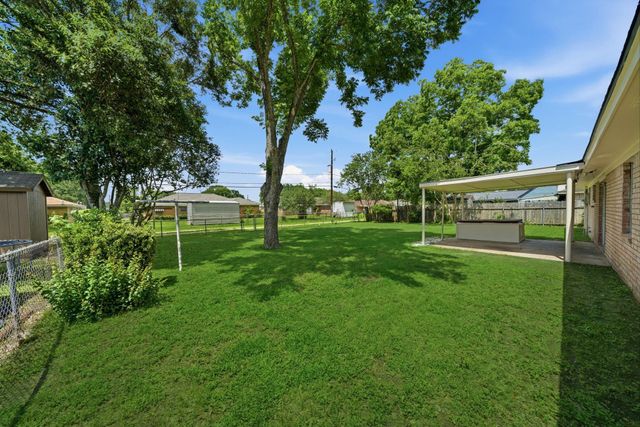 815 Klare Avenue, Rosenberg, TX 77471
