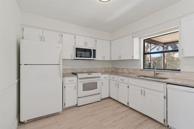 7337 CAMBRIDGE WAY, Clearwater, FL 33764