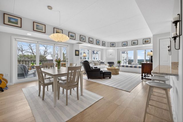 12 Mountain Laurels Dr Apt 402, Nashua, NH 03062