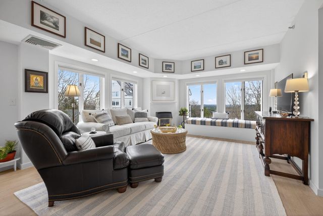 12 Mountain Laurels Dr Apt 402, Nashua, NH 03062