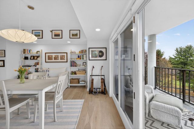 12 Mountain Laurels Dr Apt 402, Nashua, NH 03062